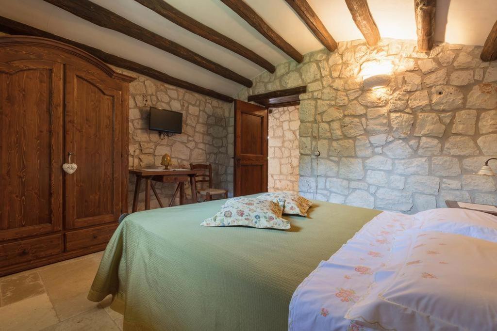 Trullo Dei Messapi Apartment Ceglie Messapica Luaran gambar