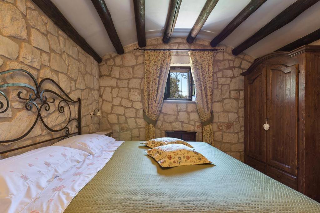 Trullo Dei Messapi Apartment Ceglie Messapica Luaran gambar