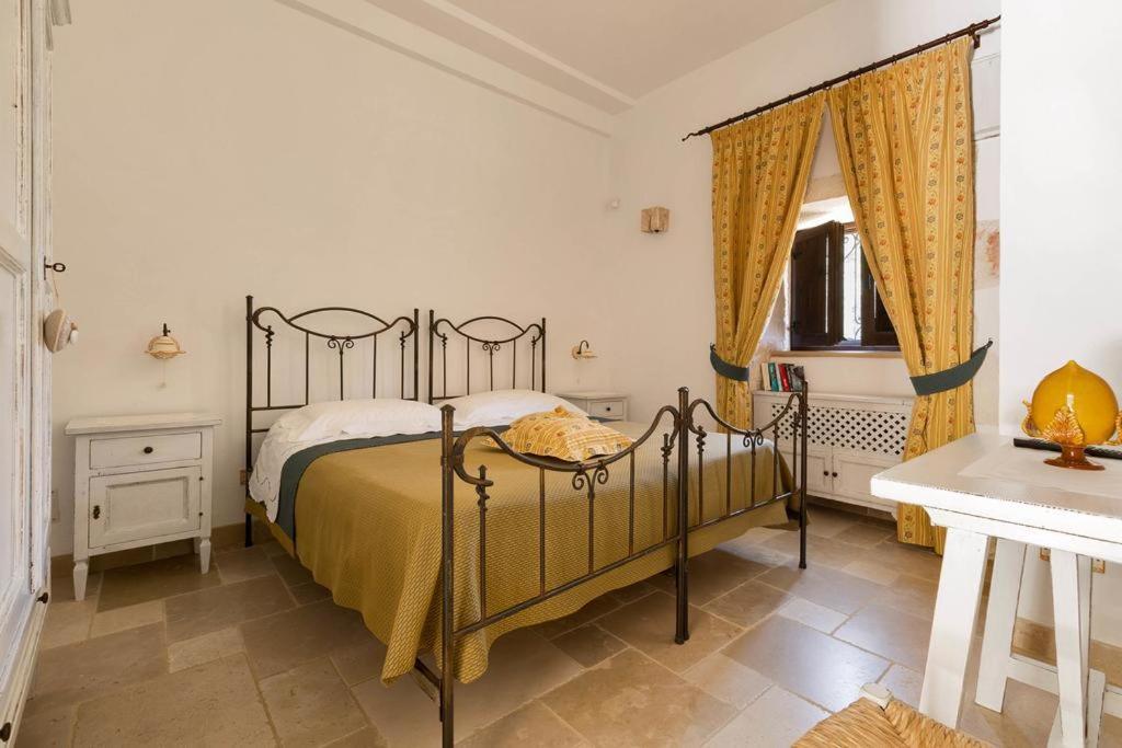 Trullo Dei Messapi Apartment Ceglie Messapica Luaran gambar